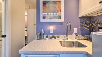 Apartment (0 Bedroom) | Interior