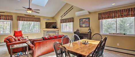 House (4 Bedrooms) | Front of property