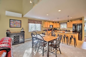 House (4 Bedrooms) | Interior - North Conway Retreat - 1 Mi to Cranmore Mountain! (North Conway)