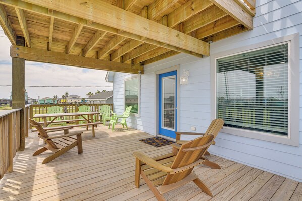 House (3 Bedrooms) | Interior - Walk to Water: Family-friendly Surfside Beach Home (Freeport)