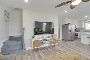 Interior - Walk to Water: Family-friendly Surfside Beach Home (Freeport)