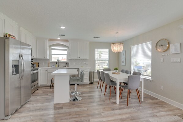 House (3 Bedrooms) | Interior - Walk to Water: Family-friendly Surfside Beach Home (Freeport)