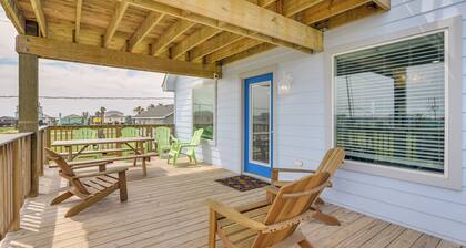 Walk to Water: Family-friendly Surfside Beach Home