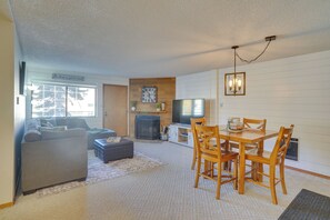 Interior - Mountainside Paradise: Ski-in/ski-out Resort Condo (Brian Head)