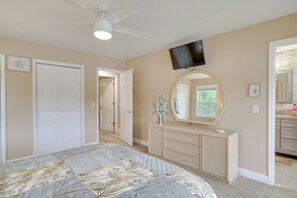 House (4 Bedrooms) | Interior - Waterfront Lakehouse w/ Private Dock & Fire Pit! (Chapin)