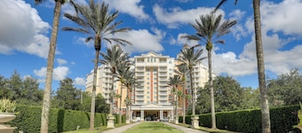 Swim, Golf & Relax: Family-friendly Reunion Escape