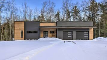 House (2 Bedrooms) | Exterior