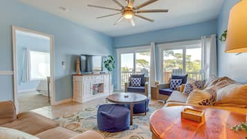 Apartment (3 Bedrooms) | Front of property