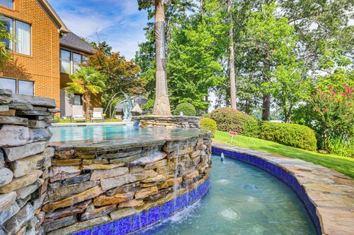 Luxe Lakefront Apartment w/ Shared Pool & Dock!