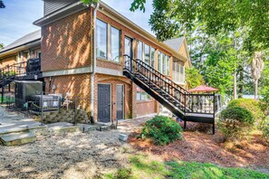 Interior - Luxe Lakefront Apartment w/ Shared Pool & Dock! (Chapin)