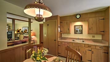 Cottage (2 Bedrooms) | Interior