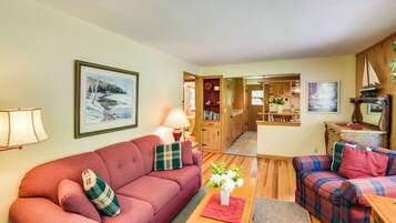 Cottage (2 Bedrooms) | Interior