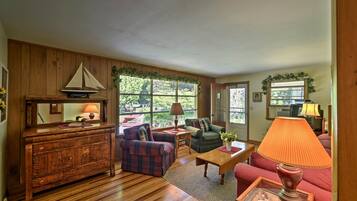 Cottage (2 Bedrooms) | Interior