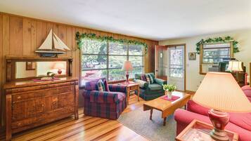 Cottage (2 Bedrooms) | Interior