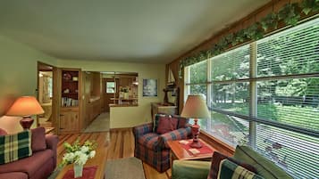 Cottage (2 Bedrooms) | Interior