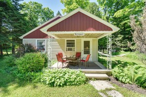 Cottage (2 Bedrooms) | Interior - Ephraim Vacation Rental - 3 Mi to Fish Creek Beach (Ephraim)