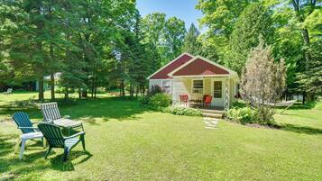 Cottage (2 Bedrooms) | Front of property