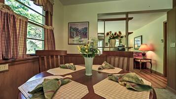 Cottage (2 Bedrooms) | Interior