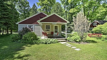 Cottage (2 Bedrooms) | Interior