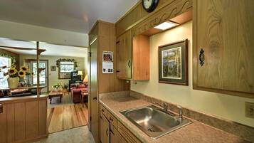 Cottage (2 Bedrooms) | Interior