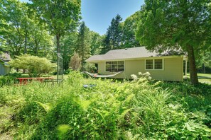 Cottage (2 Bedrooms) | Interior - Ephraim Vacation Rental - 3 Mi to Fish Creek Beach (Ephraim)