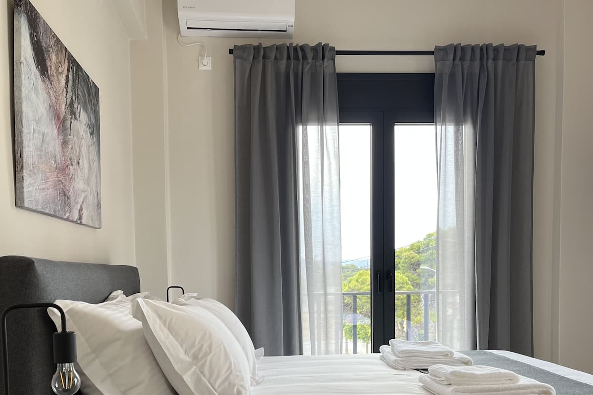 Luxury 4 | 1 bedroom, premium bedding, down comforters, free minibar