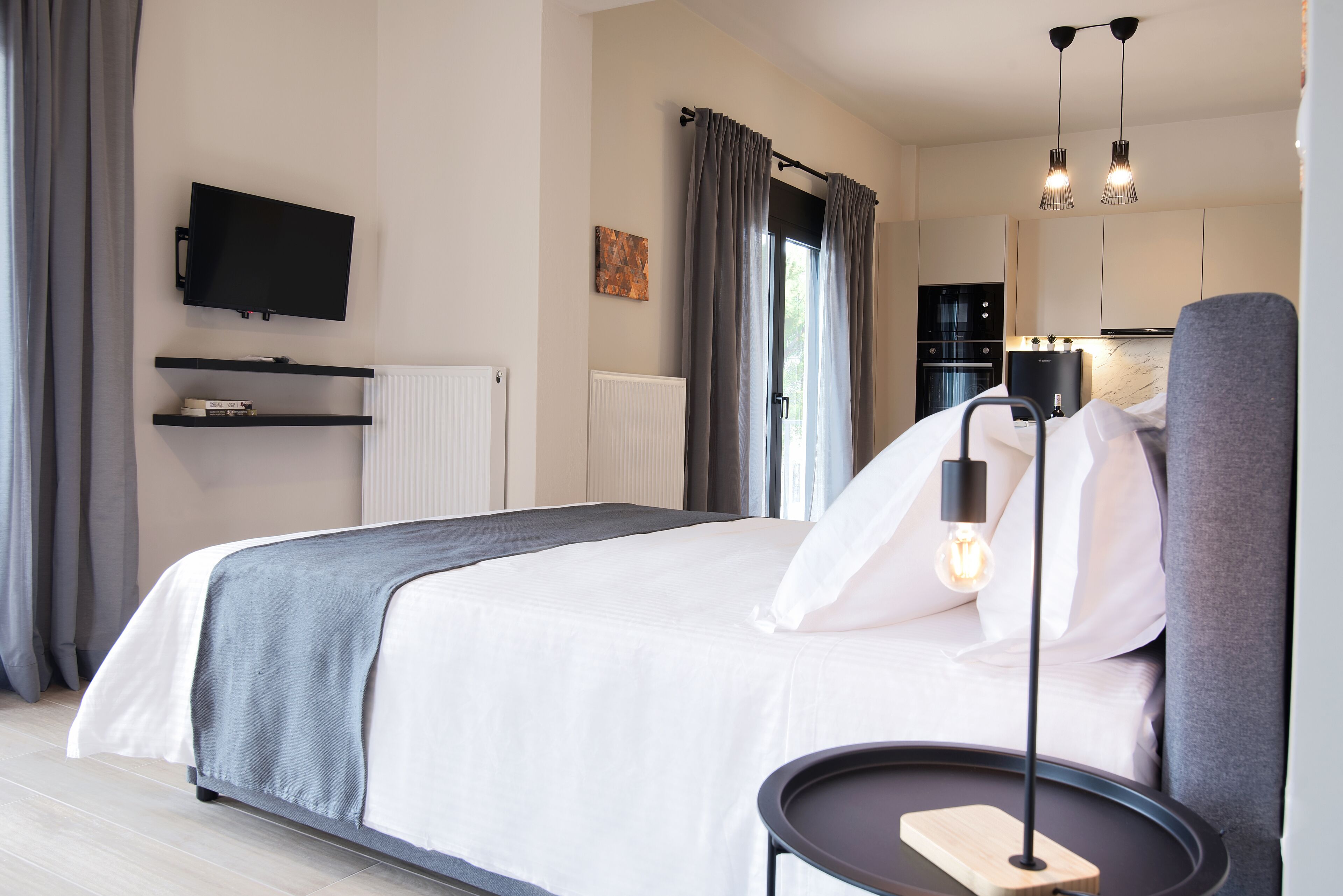 luxury 1 | premium bedding, down duvets, free minibar, desk