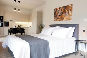 Luxury 3 | Premium bedding, down comforters, free minibar, desk - Aellō luxury apartments (Markopoulo Mesogaias)