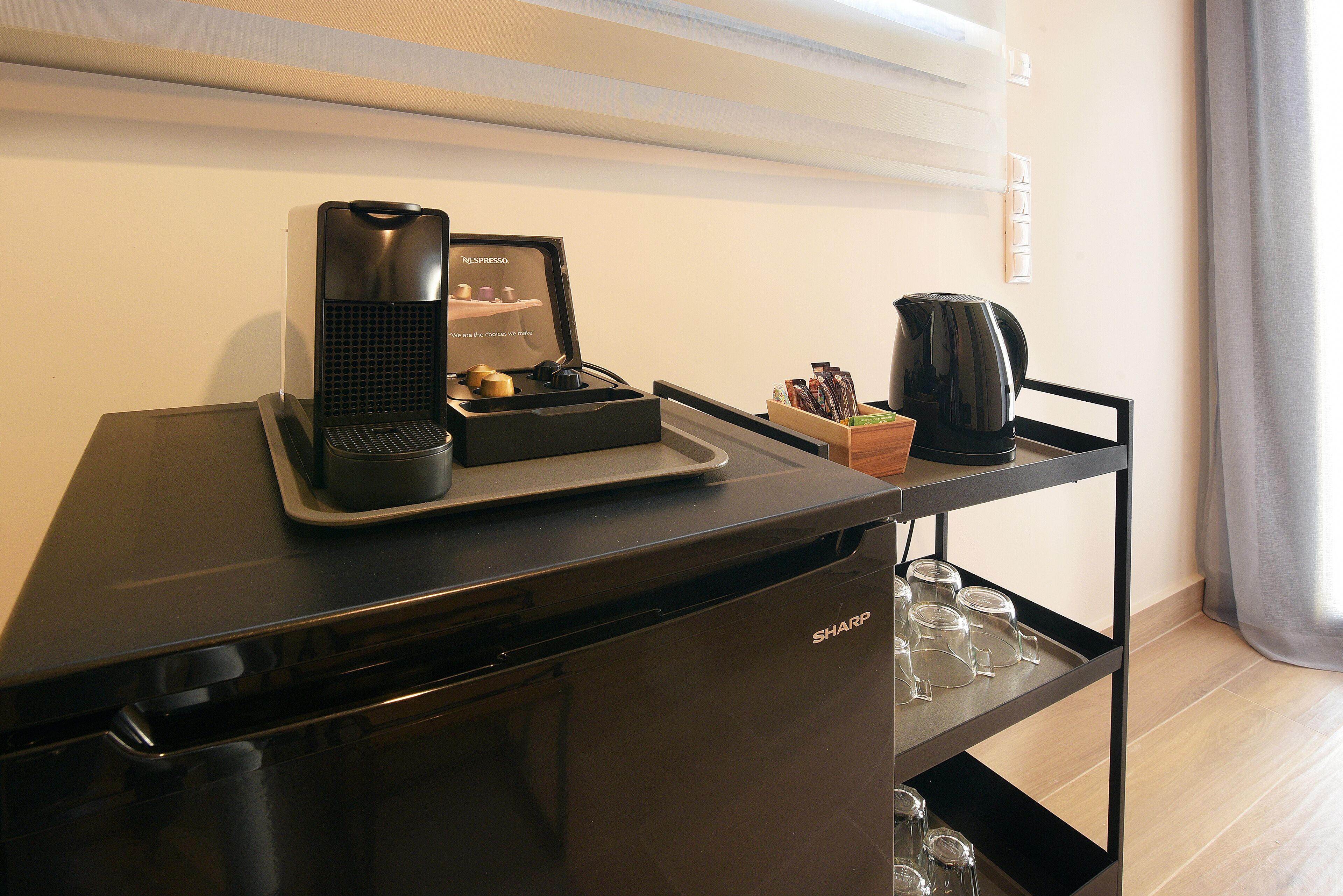 luxury 4 | living area | led tv