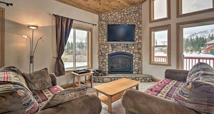 9 Mi to Heavenly Mountain: South Lake Tahoe Home!