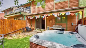 Apartemen (3 Bedrooms) | Bagian depan properti