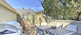 Centrally Located Mt Shasta Home w/ Deck!