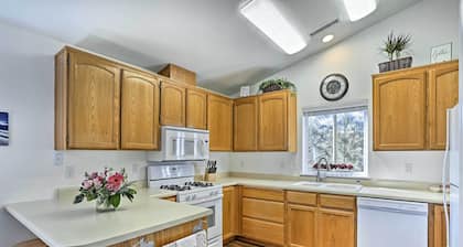 Centrally Located Mt Shasta Home w/ Deck!