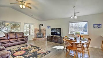 House (3 Bedrooms) | Living area | Flat-screen TV, fireplace, DVD player