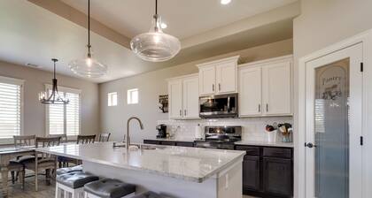 Carlsbad Retreat w/ Fire Pit & Fenced Yard!