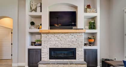 Carlsbad Retreat w/ Fire Pit & Fenced Yard!