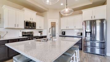 House (3 Bedrooms) | Interior