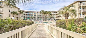Beachfront Condo w/ Pool Access in Hilton Head!