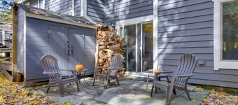 Charming Hidden Valley Resort Home: Walk to Slopes