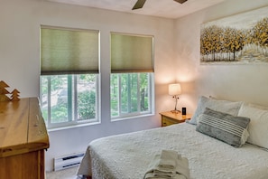 Apartment (3 Bedrooms) | Interior - 'the Padres' Place' Located in a 4-season Resort (Somerset)
