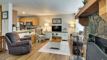 Apartment (3 Bedrooms) | Front of property
