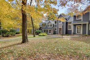 Apartment (3 Bedrooms) | Interior - Charming Hidden Valley Resort Home: Walk to Slopes (Somerset)