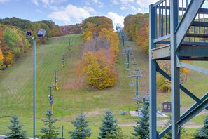 Apartment (3 Bedrooms) | Interior - Charming Hidden Valley Resort Home: Walk to Slopes (Somerset)