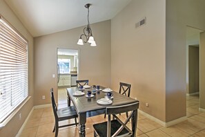 House (4 Bedrooms) | Interior