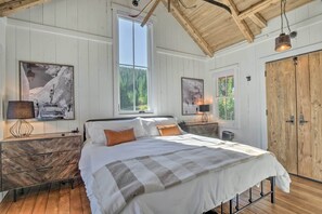 House (2 Bedrooms) | Interior - 8 Mi to Ski: Custom-built Cabin in Breckenridge (Breckenridge)