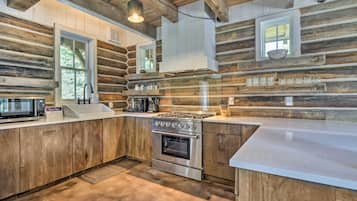 Rumah (2 Bedrooms) | Interior