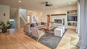 Unclassified image, 3 of 31, button - Spacious Retreat < 1 Mi to Lake Arrowhead! (Lake Arrowhead)