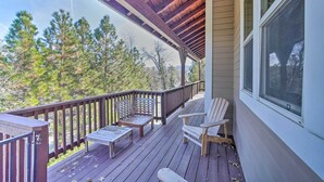 Unclassified image, 4 of 31, button - Spacious Retreat < 1 Mi to Lake Arrowhead! (Lake Arrowhead)