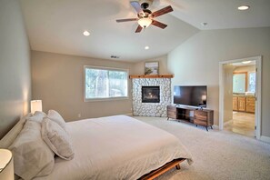 4 slaapkamers, een laptopwerkplek, een strijkplank/strijkijzer