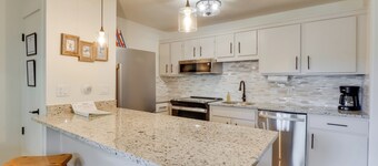 Walk to Ski Shuttle: Cozy Mountain Meadows Condo